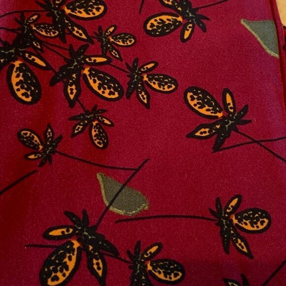 1267 LuLaRoe Leggings Size OS Maroon Black Floral Abstract Print New - Picture 2 of 4